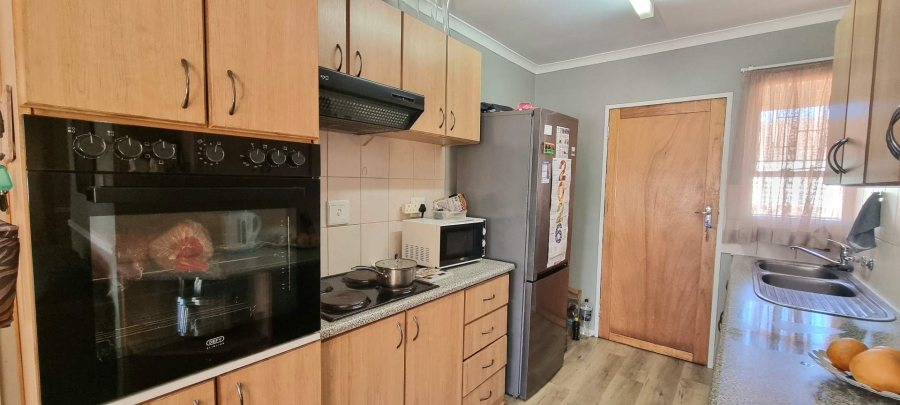 2 Bedroom Property for Sale in Langenhovenpark Free State